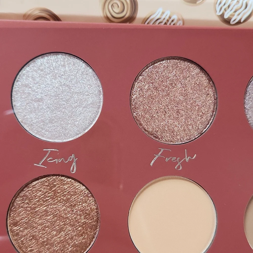 Beauty Bakerie The Chosen Bun Eyeshadow Palette - Cream and Brown - Picture 4 of 8